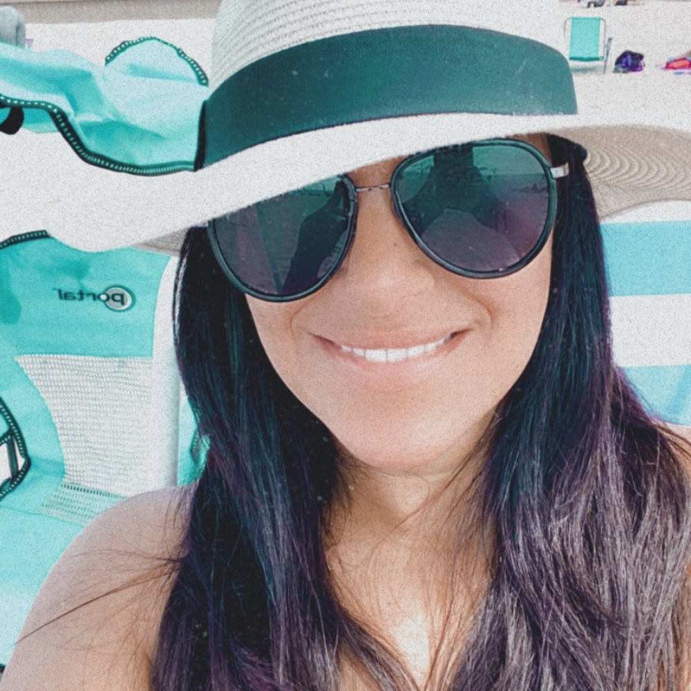 Meet your Posher, Leila